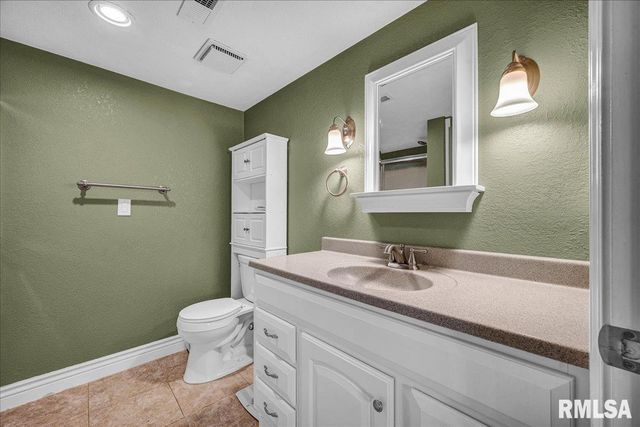 2223 Veterans Rd Unit 21, Morton, IL 61550