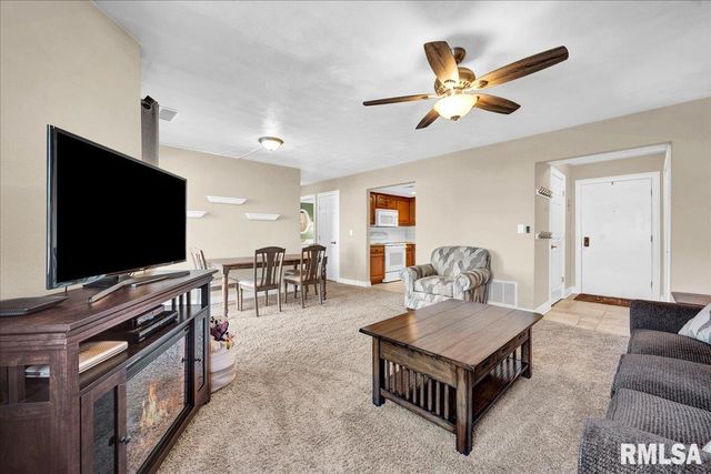 2223 Veterans Rd Unit 21, Morton, IL 61550