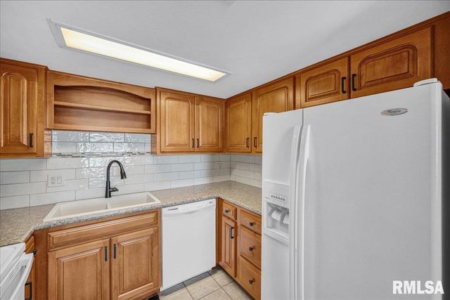 2223 Veterans Rd Unit 21, Morton, IL 61550