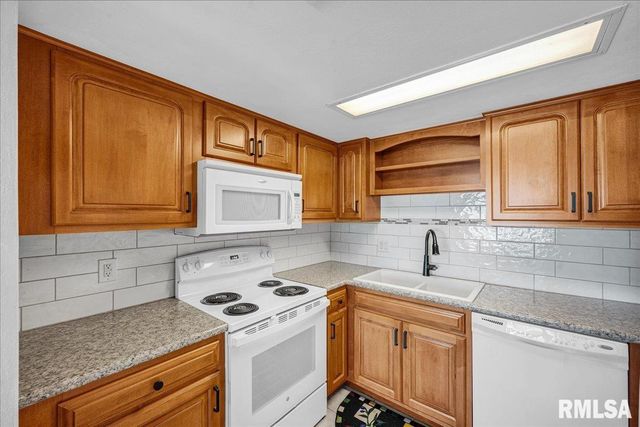 2223 Veterans Rd Unit 21, Morton, IL 61550