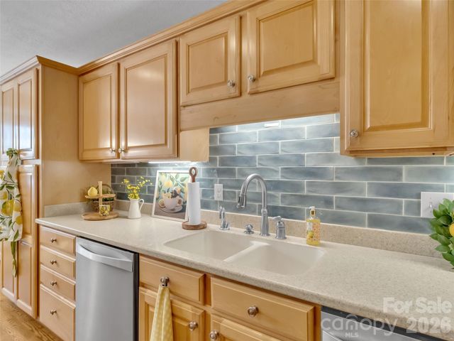 88 Adams Drive, Clyde, NC 28721