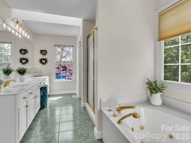 88 Adams Drive, Clyde, NC 28721