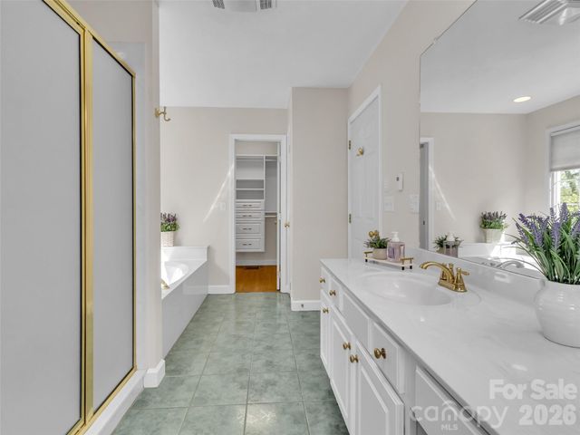 88 Adams Drive, Clyde, NC 28721
