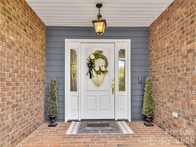 88 Adams Drive, Clyde, NC 28721