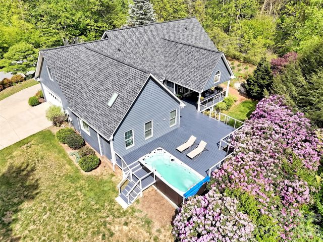 88 Adams Drive, Clyde, NC 28721