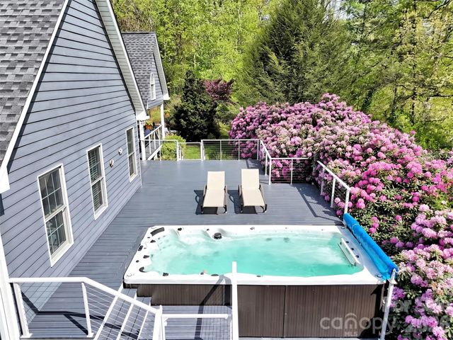 88 Adams Drive, Clyde, NC 28721