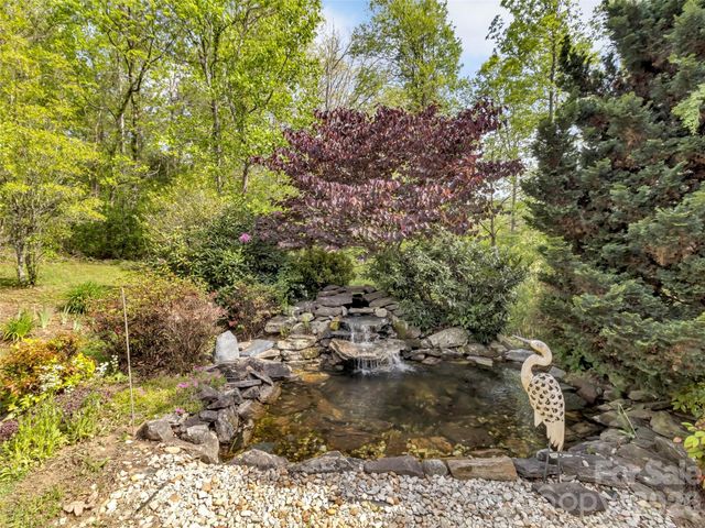 88 Adams Drive, Clyde, NC 28721