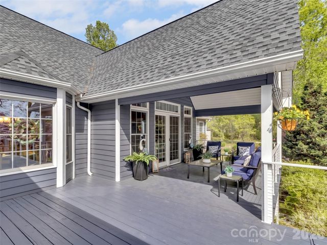 88 Adams Drive, Clyde, NC 28721