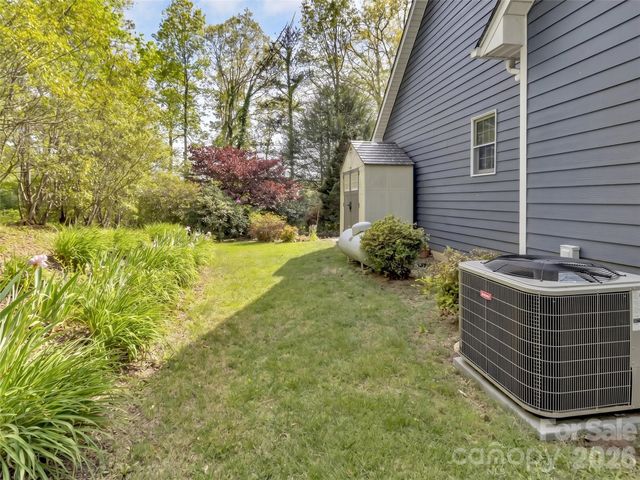 88 Adams Drive, Clyde, NC 28721