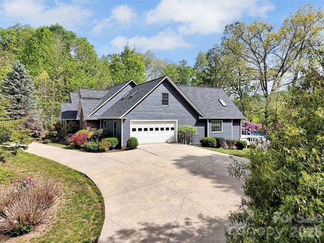 88 Adams Drive, Clyde, NC 28721
