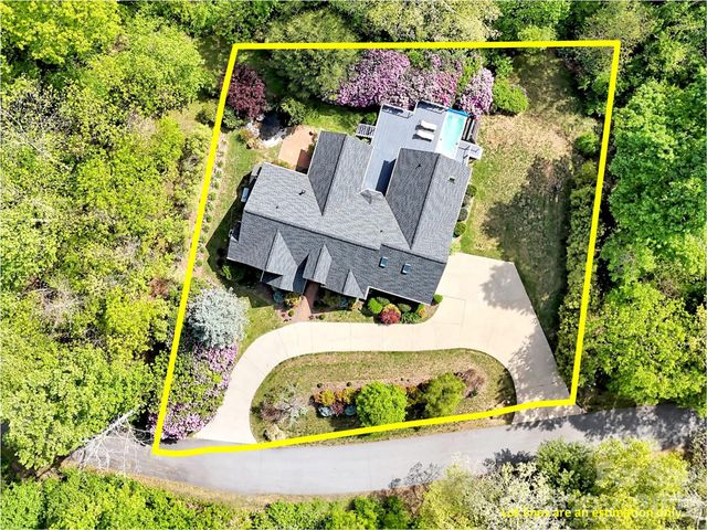 88 Adams Drive, Clyde, NC 28721