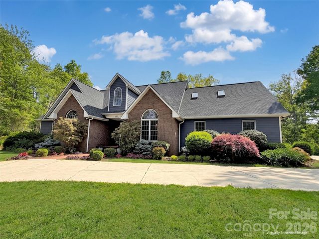 88 Adams Drive, Clyde, NC 28721