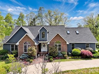 88 Adams Drive, Clyde, NC 28721