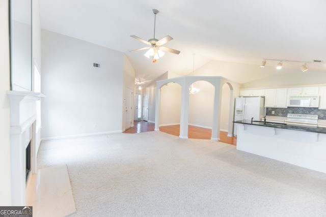40 Courtyard Lane, Newnan, GA 30265