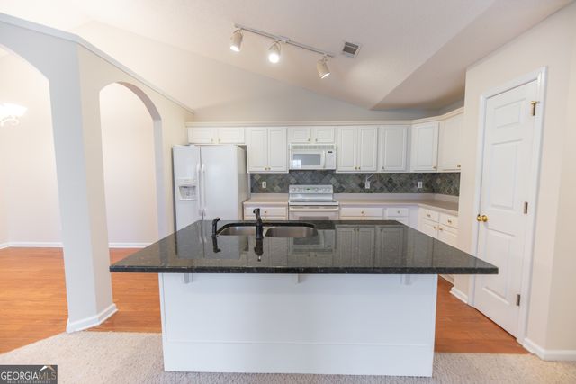 40 Courtyard Lane, Newnan, GA 30265
