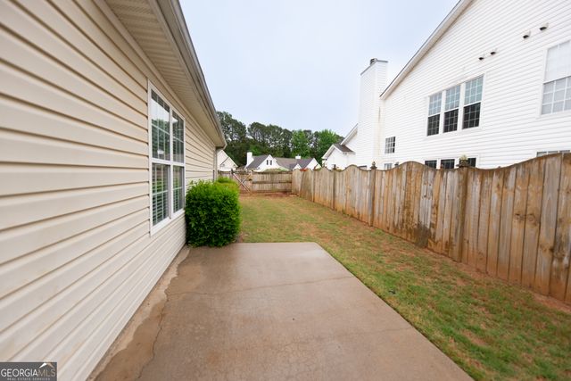 40 Courtyard Lane, Newnan, GA 30265