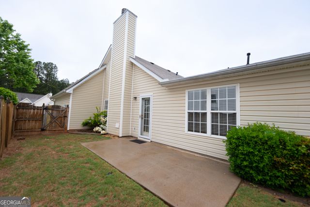40 Courtyard Lane, Newnan, GA 30265