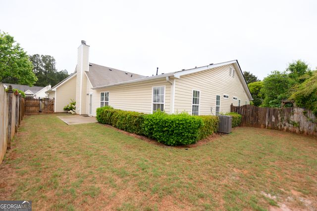 40 Courtyard Lane, Newnan, GA 30265