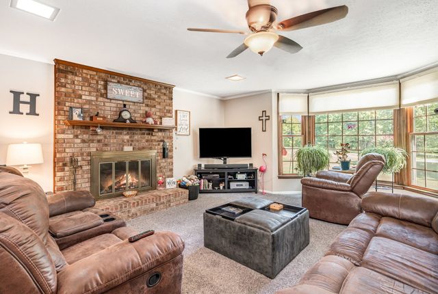 8049 New Chapel Rd, Springfield, TN 37172