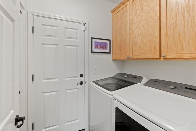 972 SW Blackberry Lane, Grants Pass, OR 97527