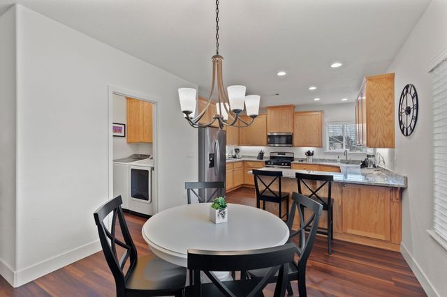 972 SW Blackberry Lane, Grants Pass, OR 97527