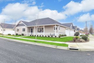 972 SW Blackberry Lane, Grants Pass, OR 97527