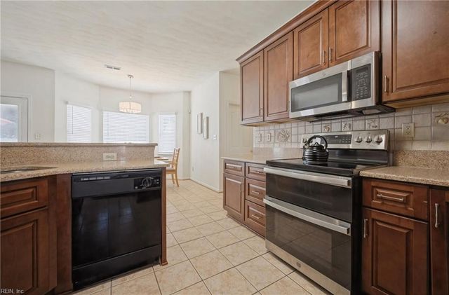831 Holbrook DR, Newport News, VA 23602