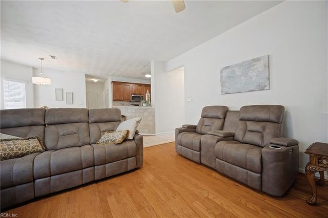 831 Holbrook DR, Newport News, VA 23602