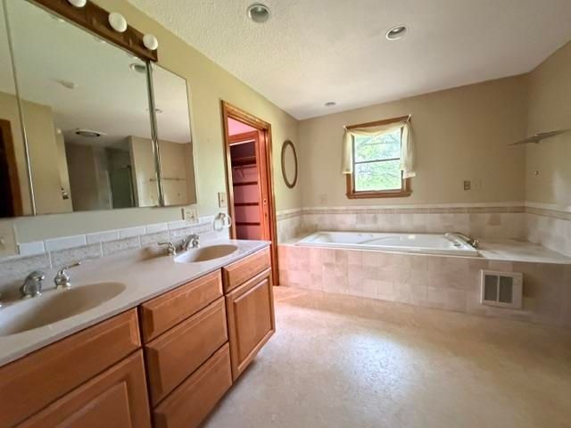 12 Olive Meadow Lane, Dover, NH 03820