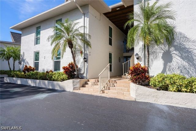 64 Georgetown BLVD 64, Naples, FL 34112