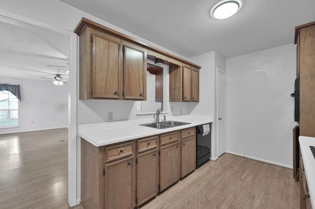 188 Greenleaf Lane, Conroe, TX 77304