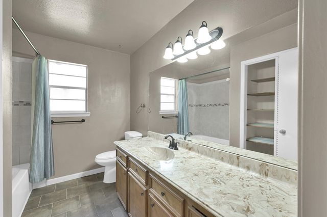 188 Greenleaf Lane, Conroe, TX 77304