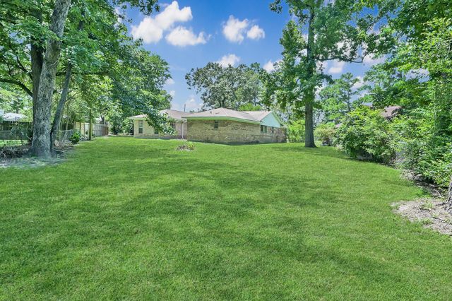 188 Greenleaf Lane, Conroe, TX 77304