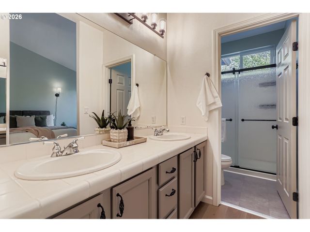 17261 Sw GREENGATE Dr, Sherwood, OR 97140