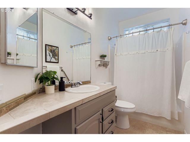 17261 Sw GREENGATE Dr, Sherwood, OR 97140