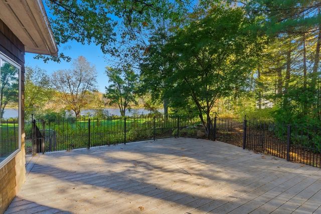 33 W Elm St, Hopkinton, MA 01748