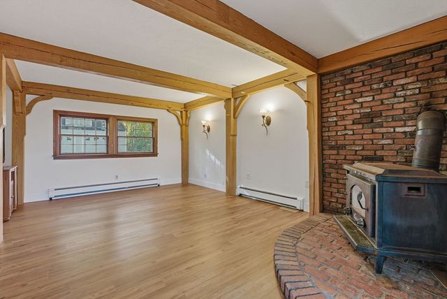 33 W Elm St, Hopkinton, MA 01748