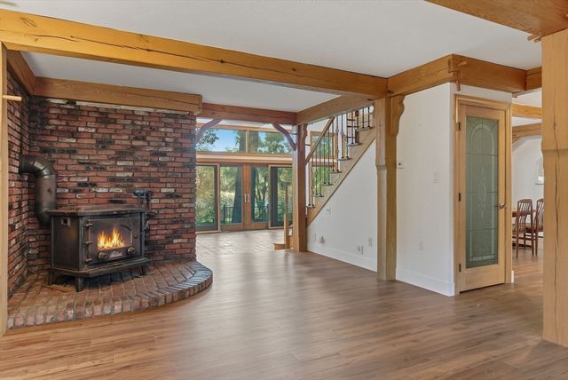 33 W Elm St, Hopkinton, MA 01748