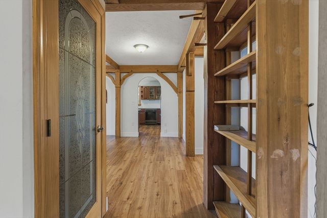 33 W Elm St, Hopkinton, MA 01748