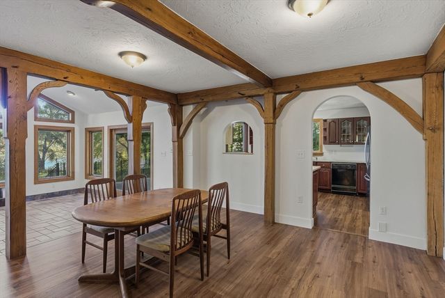 33 W Elm St, Hopkinton, MA 01748