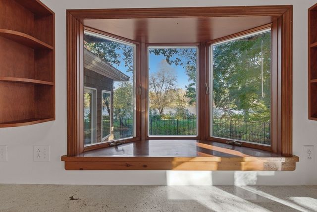 33 W Elm St, Hopkinton, MA 01748