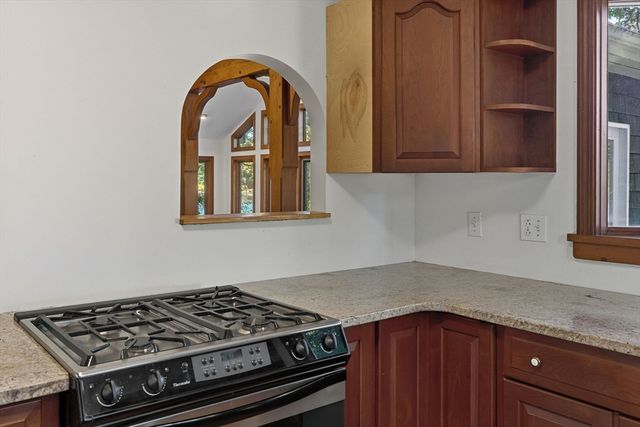 33 W Elm St, Hopkinton, MA 01748