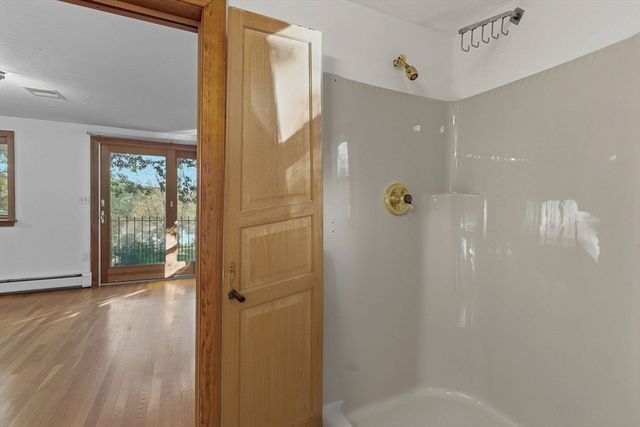 33 W Elm St, Hopkinton, MA 01748
