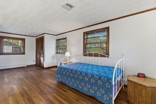 33 W Elm St, Hopkinton, MA 01748