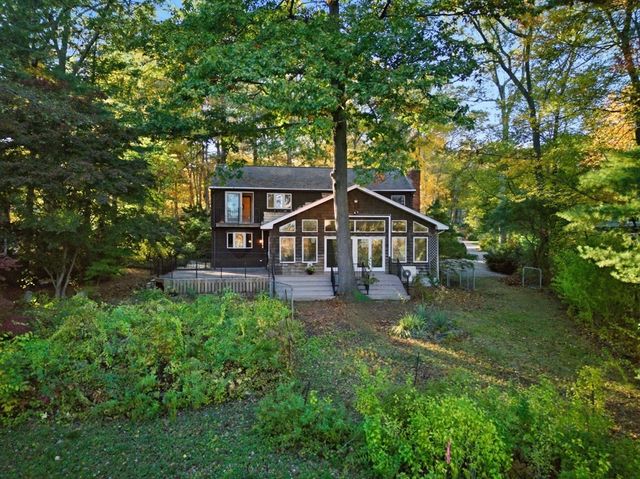 33 W Elm St, Hopkinton, MA 01748