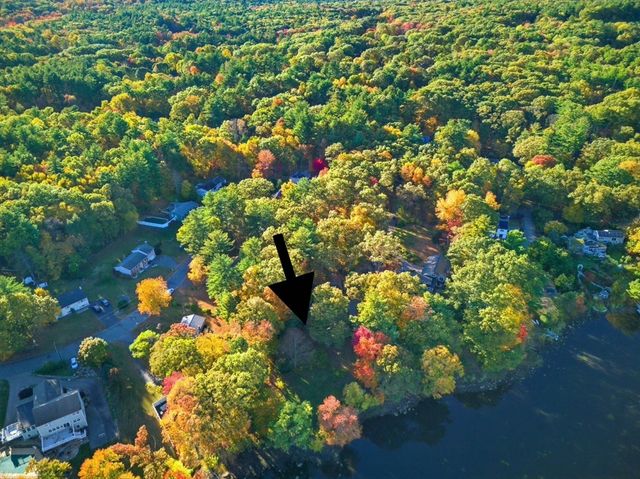 33 W Elm St, Hopkinton, MA 01748