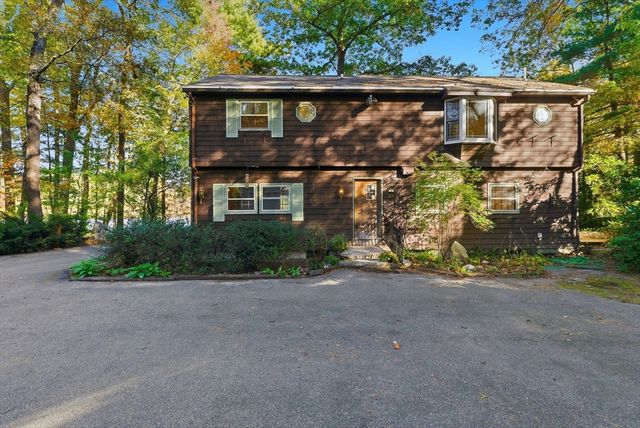 33 W Elm St, Hopkinton, MA 01748