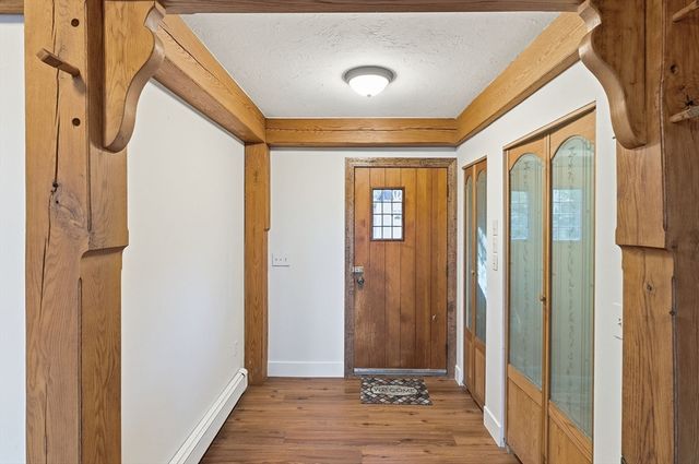 33 W Elm St, Hopkinton, MA 01748