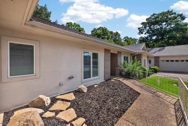 1 Magellan Circle, Hot Springs Village, AR 71909