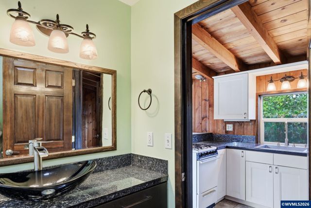 5623 SW Boundary St, Portland, OR 97221